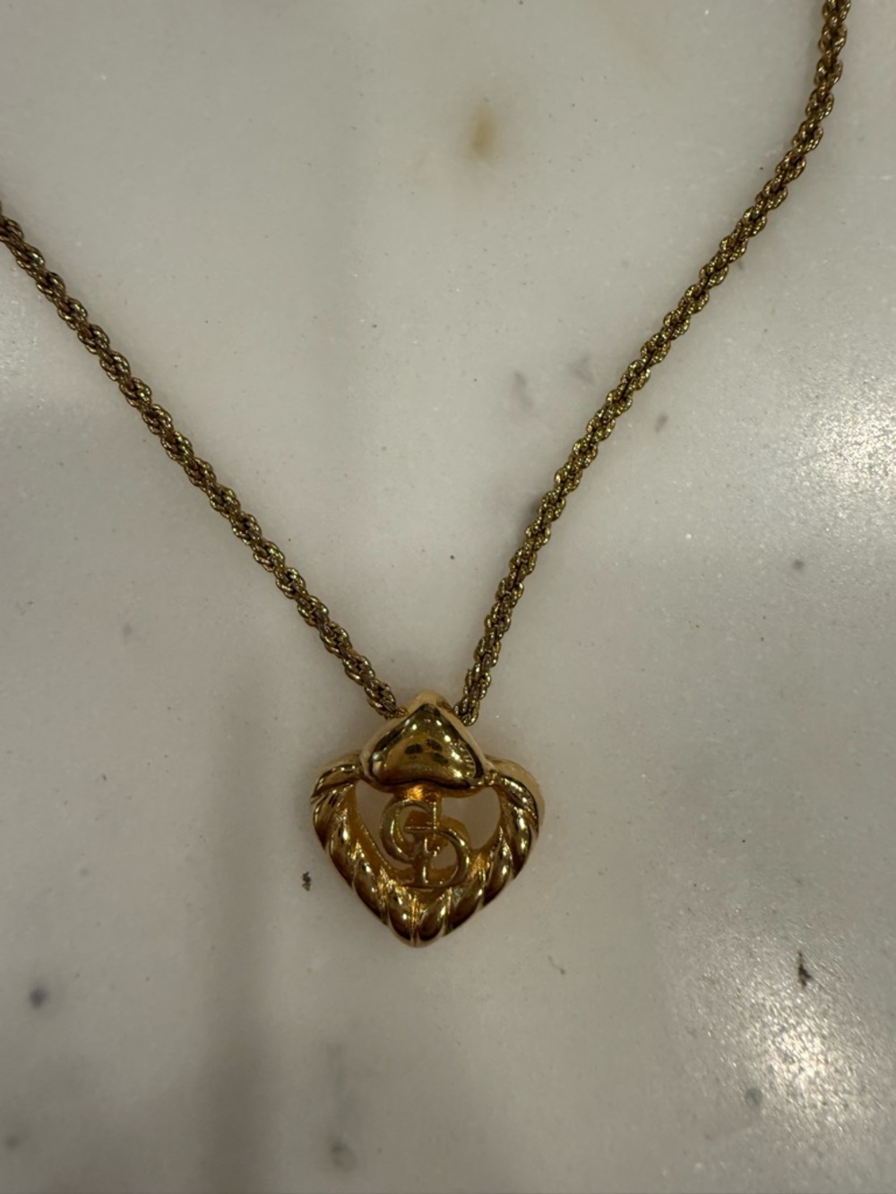 Dior Vintage CD Logo Heart Gold Plated - Picture 3 of 3